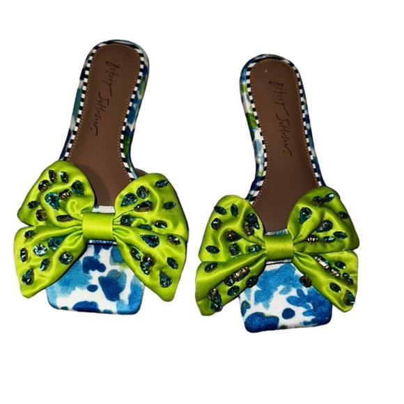 Betsey Johnson Shoes - Betsey‎ Johnson new flats